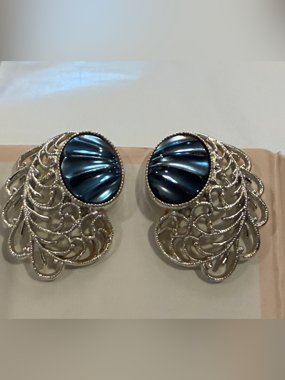 Vintage Sarah Coventry Silver Tone Blue Stone Clip On Earrings